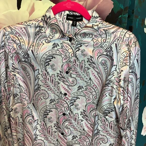 Audrey Talbott Silk Paisley Blouse 👚🦋👛🌸 - Picture 2 of 6
